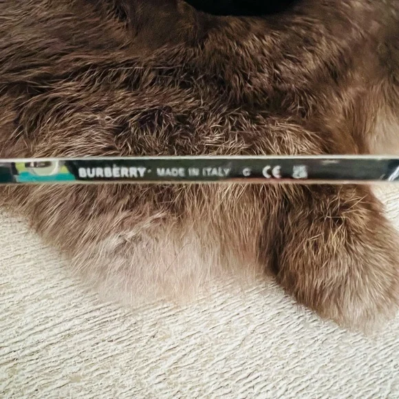 Prada & Burberry sunglass bundle - Picture 5 of 8